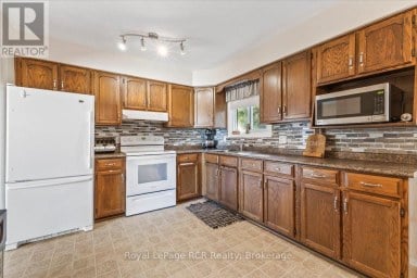 513 6TH STREET Hanover Ontario photo 7