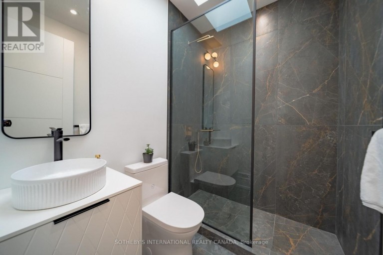 171 DURANT AVENUE, Toronto (East York), Ontario, M4J4W5