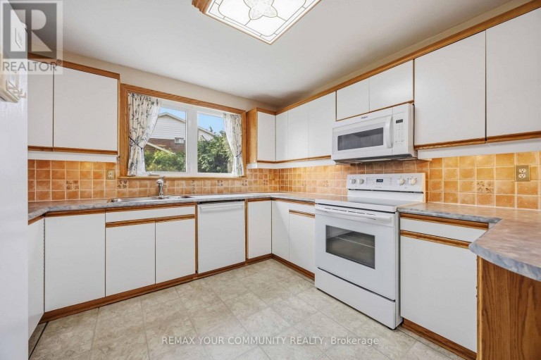 588 HUNTINGWOOD DRIVE, Toronto (L'Amoreaux), Ontario, M1W1G8