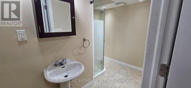 1365 MARY STREET Oshawa (Samac) Ontario photo 24