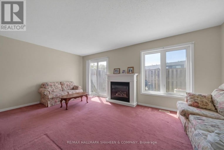 4 - 2238 UPPER MIDDLE ROAD, Burlington (Brant Hills), Ontario, L7P2Z9
