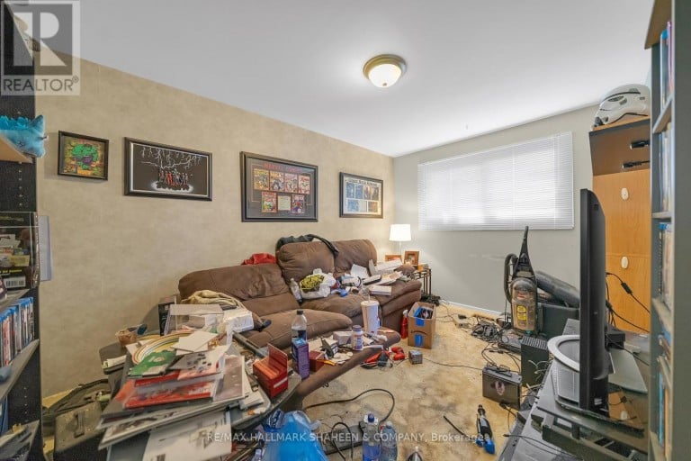 4 - 2238 UPPER MIDDLE ROAD, Burlington (Brant Hills), Ontario, L7P2Z9