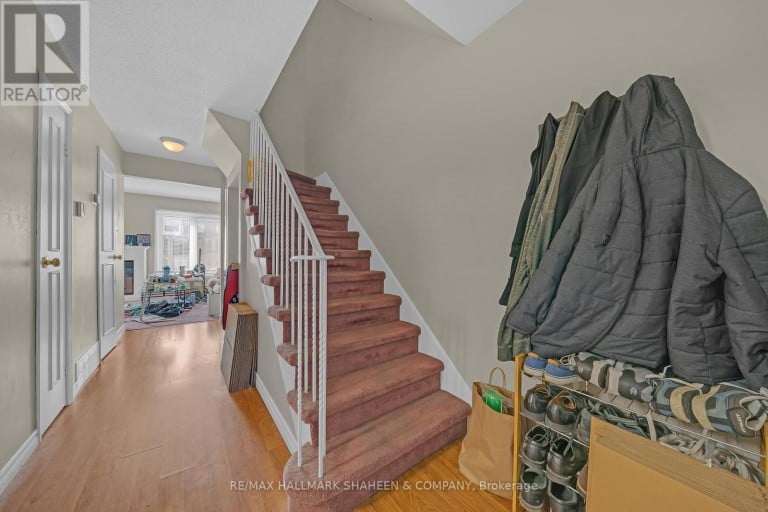 4 - 2238 UPPER MIDDLE ROAD, Burlington (Brant Hills), Ontario, L7P2Z9
