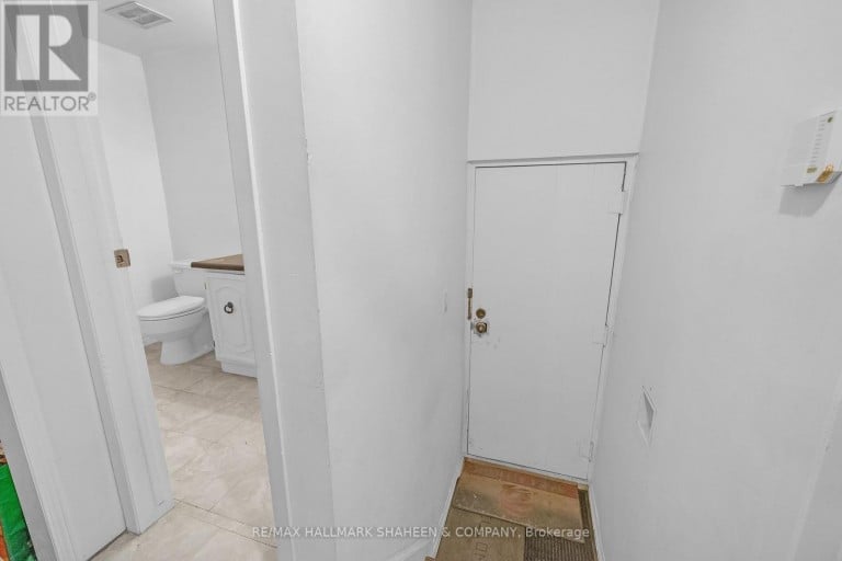 4 - 2238 UPPER MIDDLE ROAD, Burlington (Brant Hills), Ontario, L7P2Z9