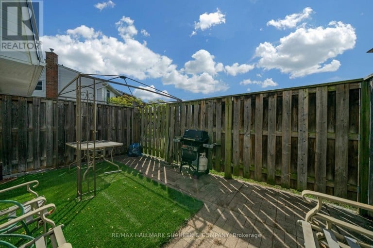 4 - 2238 UPPER MIDDLE ROAD, Burlington (Brant Hills), Ontario, L7P2Z9