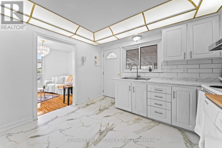 34 CATHCART CRESCENT, Brampton (Avondale), Ontario, L6T2A5
