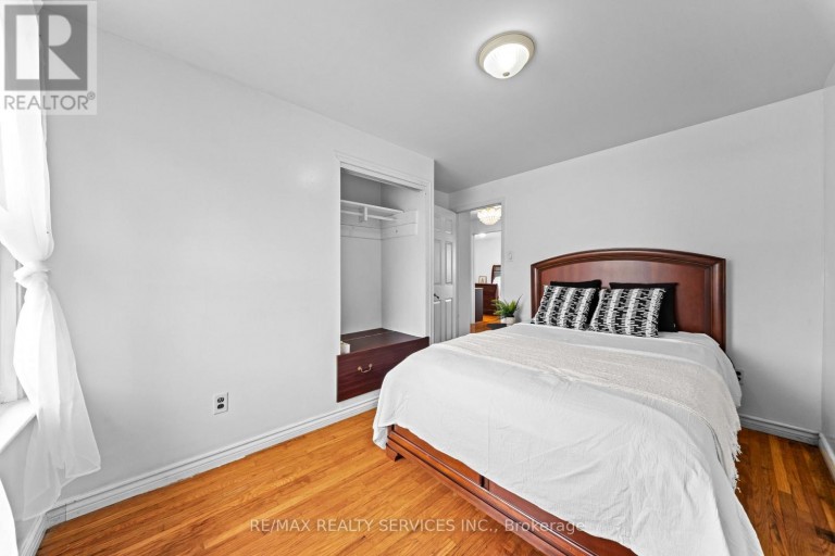 34 CATHCART CRESCENT, Brampton (Avondale), Ontario, L6T2A5