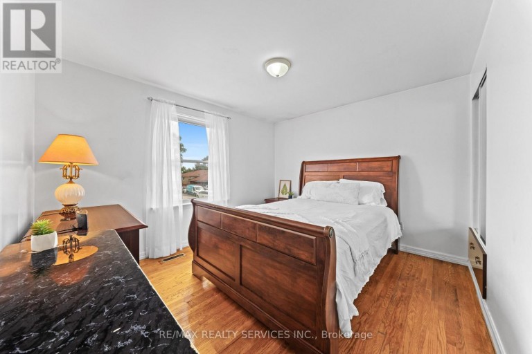34 CATHCART CRESCENT, Brampton (Avondale), Ontario, L6T2A5