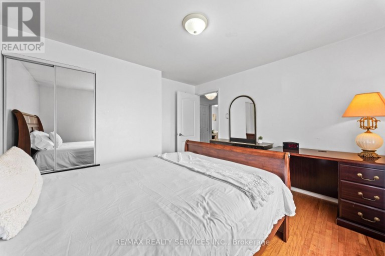 34 CATHCART CRESCENT, Brampton (Avondale), Ontario, L6T2A5