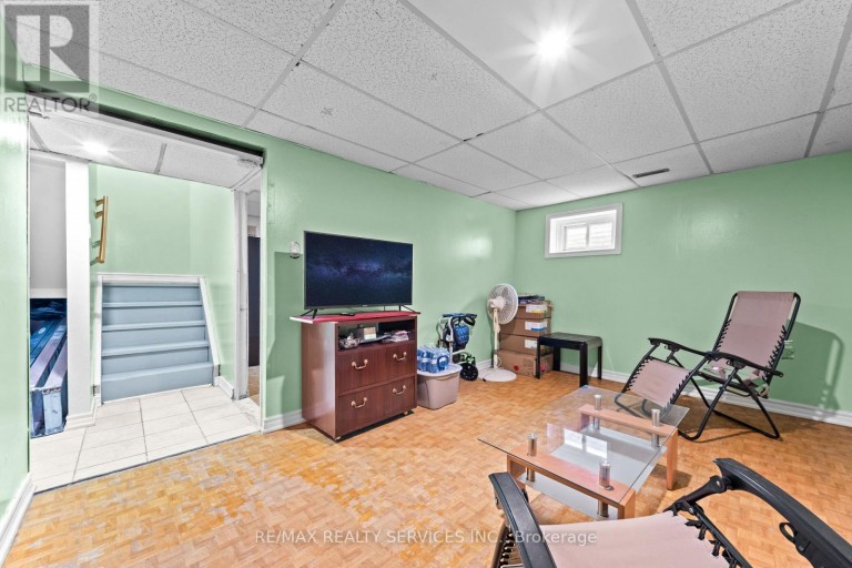 34 CATHCART CRESCENT, Brampton (Avondale), Ontario, L6T2A5