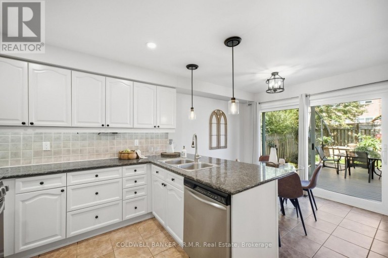 6 MERCHANTS AVENUE, Whitby (Williamsburg), Ontario, L1P1S1