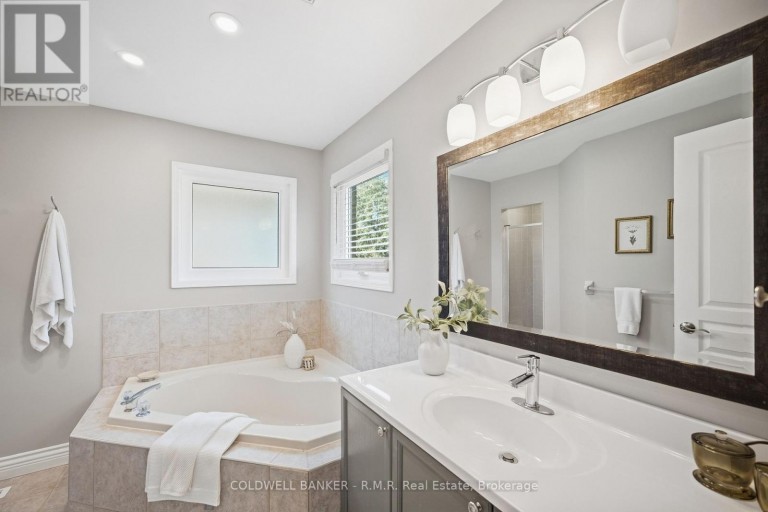 6 MERCHANTS AVENUE, Whitby (Williamsburg), Ontario, L1P1S1