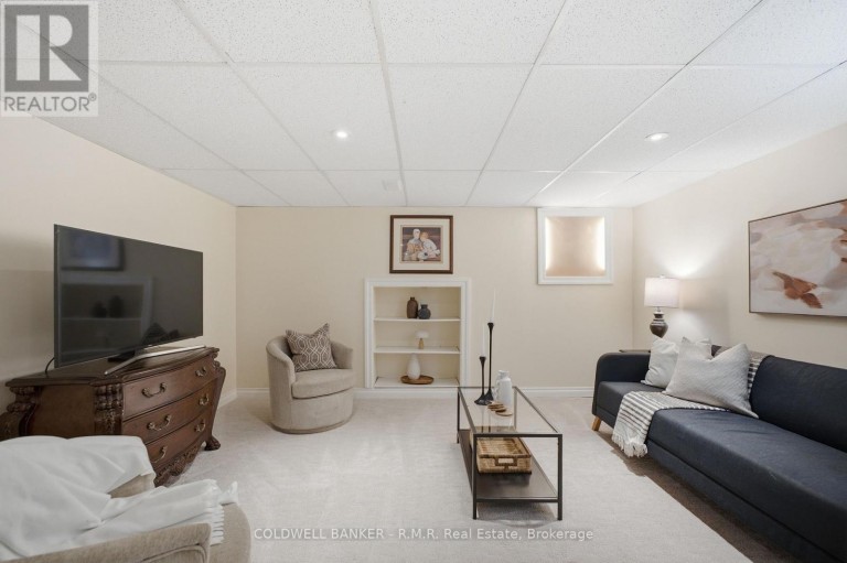 6 MERCHANTS AVENUE, Whitby (Williamsburg), Ontario, L1P1S1