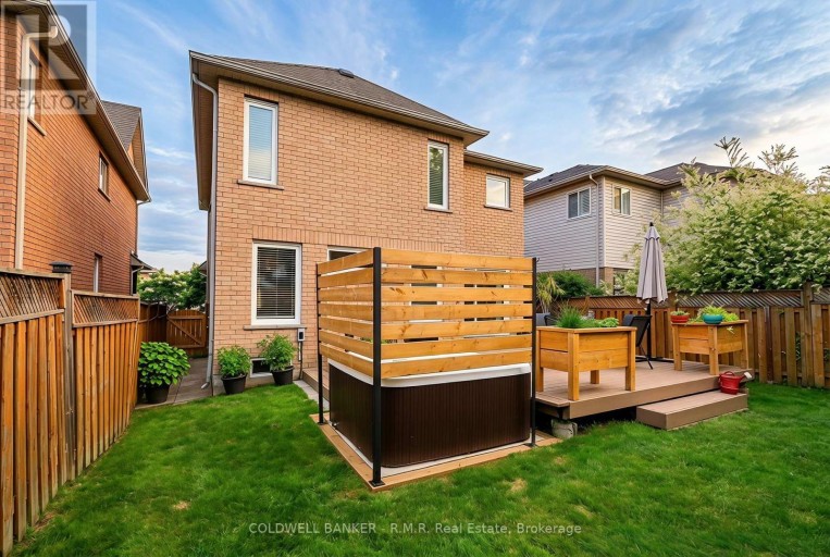 6 MERCHANTS AVENUE, Whitby (Williamsburg), Ontario, L1P1S1