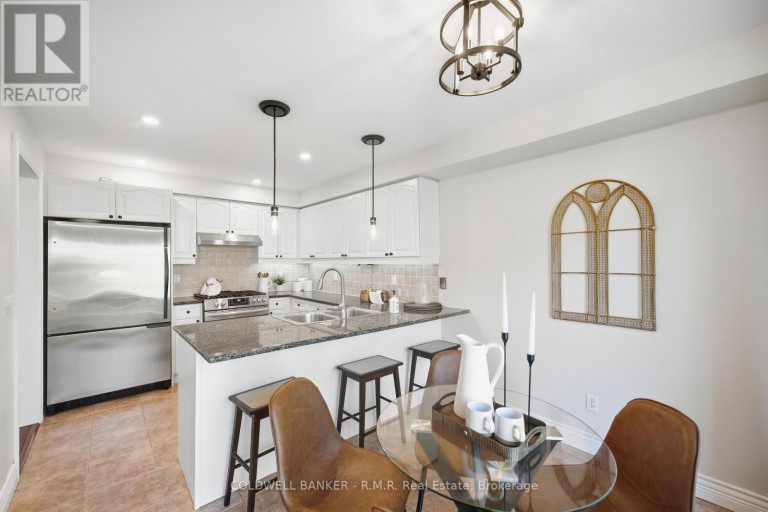 6 MERCHANTS AVENUE, Whitby (Williamsburg), Ontario, L1P1S1