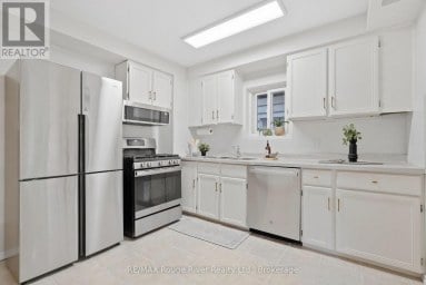 313 LUPIN DRIVE Whitby (Downtown Whitby) Ontario photo 10