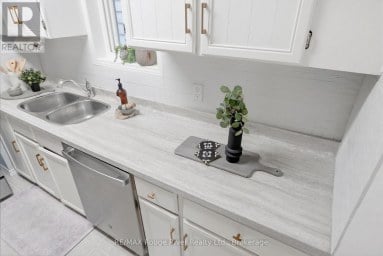 313 LUPIN DRIVE Whitby (Downtown Whitby) Ontario photo 11