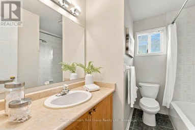 120 POINT HOPE PLACE Whitby (Port Whitby) Ontario photo 23