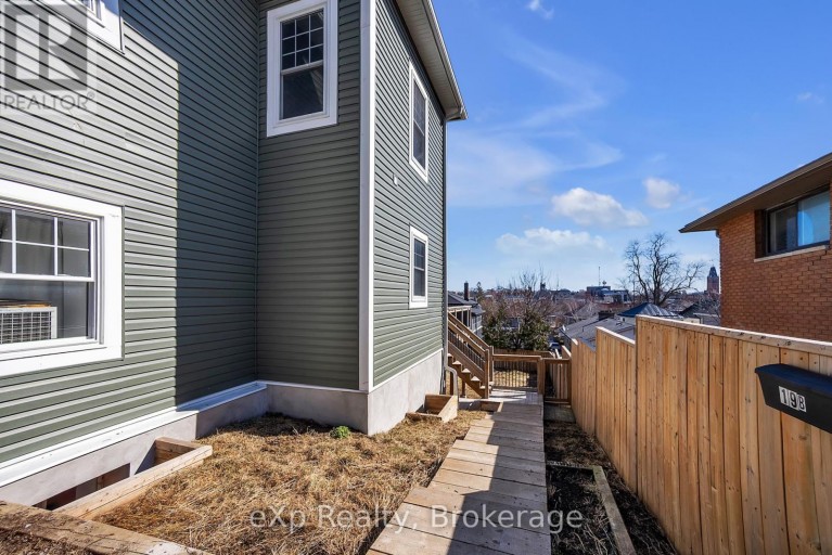 19 ISABEL STREET, Belleville (Belleville Ward), Ontario, K8P3N4