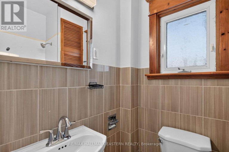 164 PRINCE STREET, Peterborough (Town Ward 3), Ontario, K9J2A4