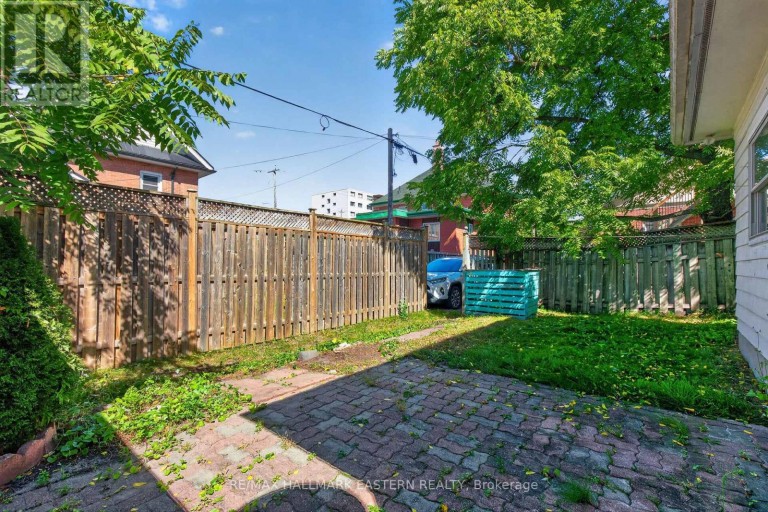 164 PRINCE STREET, Peterborough (Town Ward 3), Ontario, K9J2A4