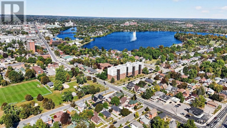 164 PRINCE STREET, Peterborough (Town Ward 3), Ontario, K9J2A4