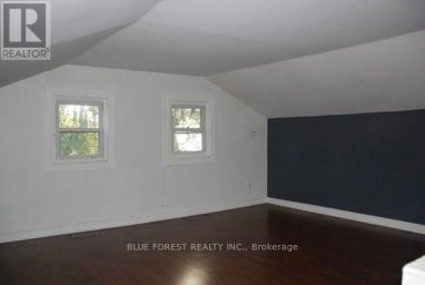 4 HENRY STREET London East (East K) Ontario photo 11