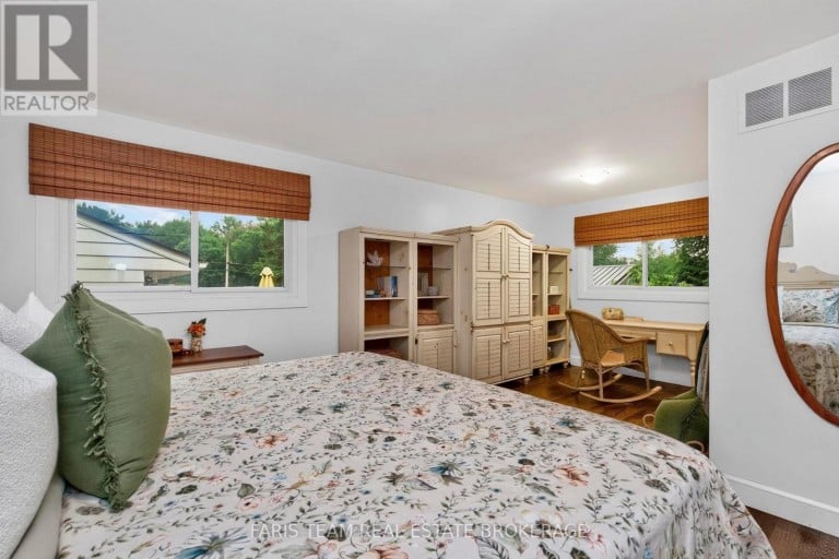 44 JEFFERY STREET, Penetanguishene, Ontario, L9M1K5