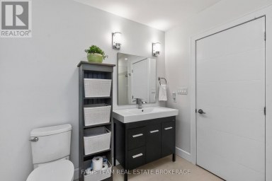 44 JEFFERY STREET Penetanguishene Ontario photo 21