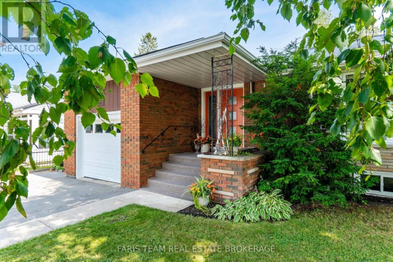 44 JEFFERY STREET, Penetanguishene, Ontario, L9M1K5