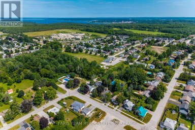 44 JEFFERY STREET Penetanguishene Ontario photo 48