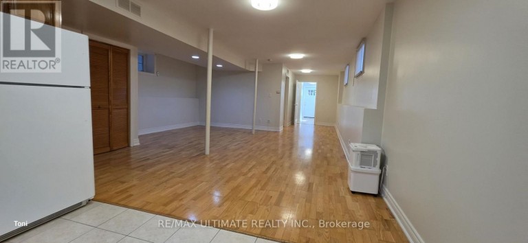 BSMT - 34 PETERBOROUGH AVENUE, Toronto (Corso Italia-Davenport), Ontario, M6H2K7