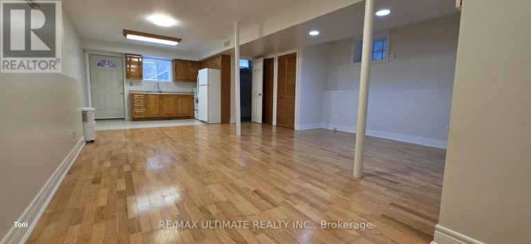BSMT - 34 PETERBOROUGH AVENUE, Toronto (Corso Italia-Davenport), Ontario, M6H2K7