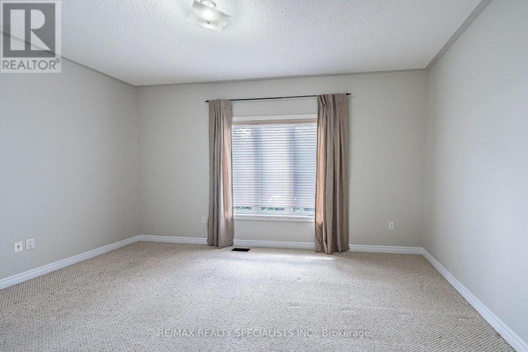 27 NAILSWORTH CRESCENT, Caledon (Caledon East), Ontario, L7C1R3