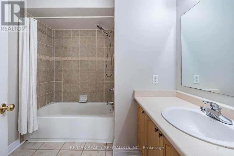 27 NAILSWORTH CRESCENT, Caledon (Caledon East), Ontario, L7C1R3