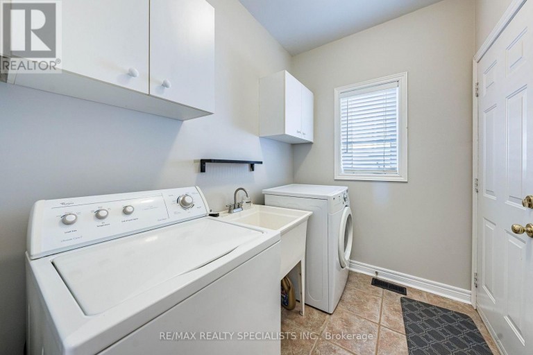 27 NAILSWORTH CRESCENT, Caledon (Caledon East), Ontario, L7C1R3