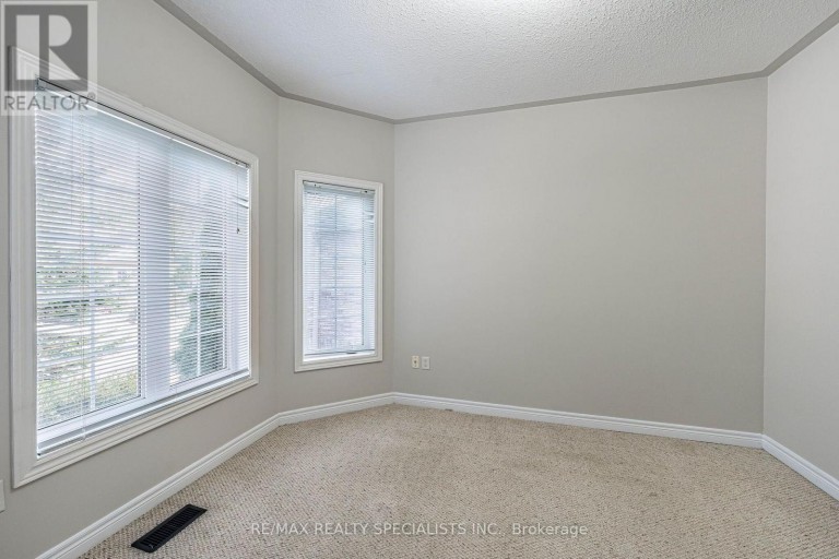 27 NAILSWORTH CRESCENT, Caledon (Caledon East), Ontario, L7C1R3