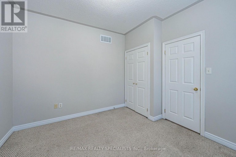 27 NAILSWORTH CRESCENT, Caledon (Caledon East), Ontario, L7C1R3
