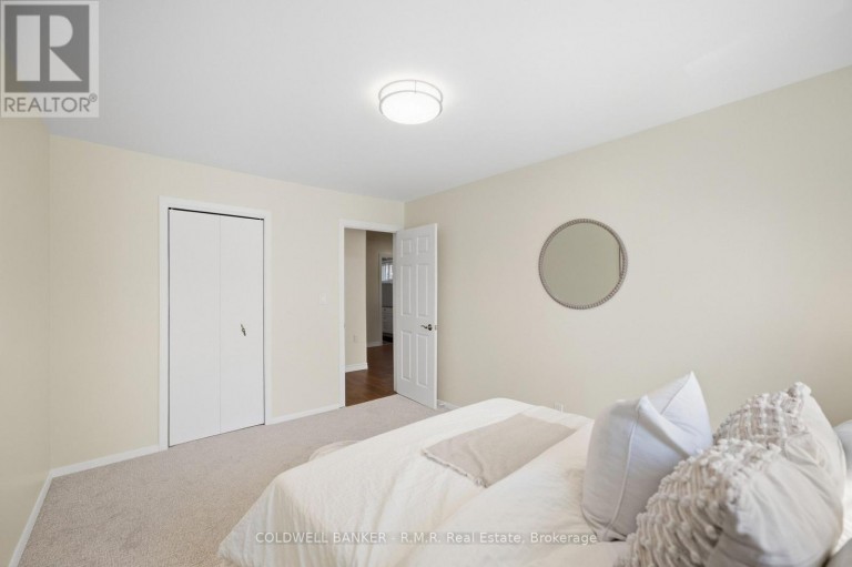 946 BEAUFORT COURT, Oshawa (Eastdale), Ontario, L1G7J8