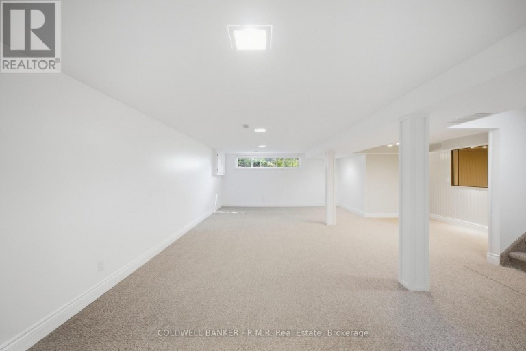 946 BEAUFORT COURT, Oshawa (Eastdale), Ontario, L1G7J8