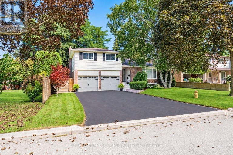 946 BEAUFORT COURT, Oshawa (Eastdale), Ontario, L1G7J8