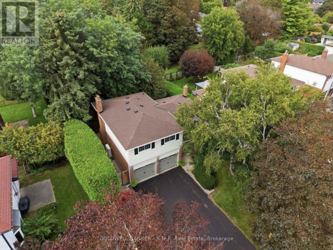 946 BEAUFORT COURT, Oshawa (Eastdale), Ontario, L1G7J8