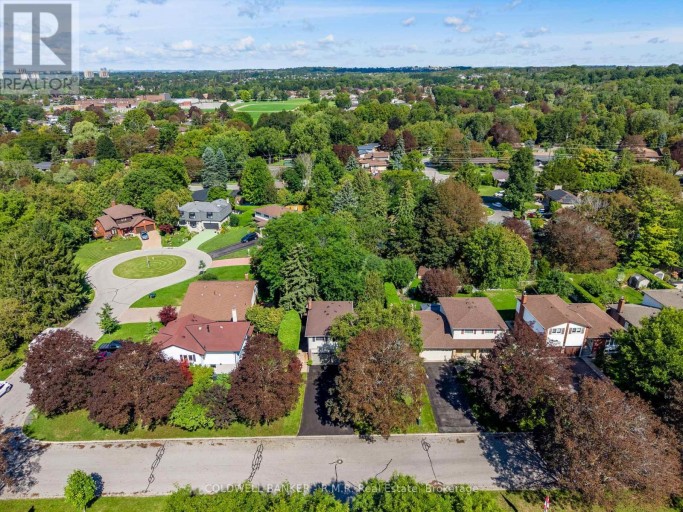 946 BEAUFORT COURT, Oshawa (Eastdale), Ontario, L1G7J8