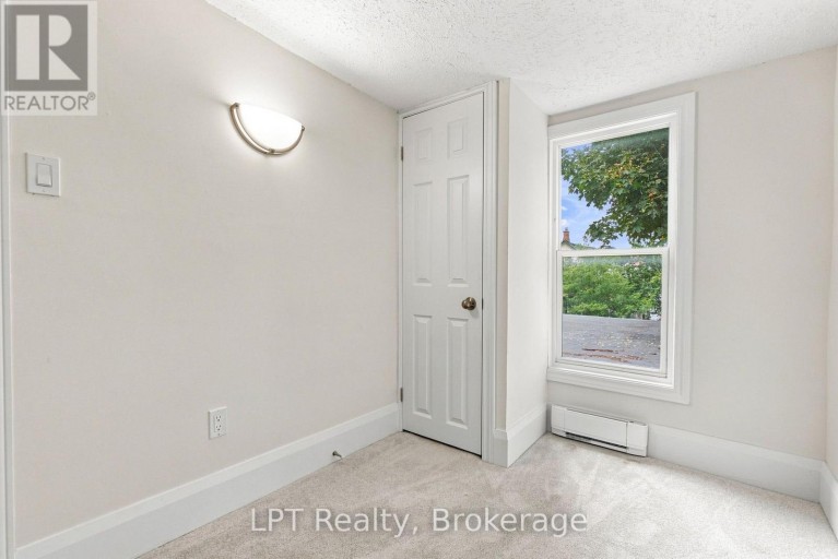 112 OLIVE AVENUE, Oshawa (Central), Ontario, L1H2P2