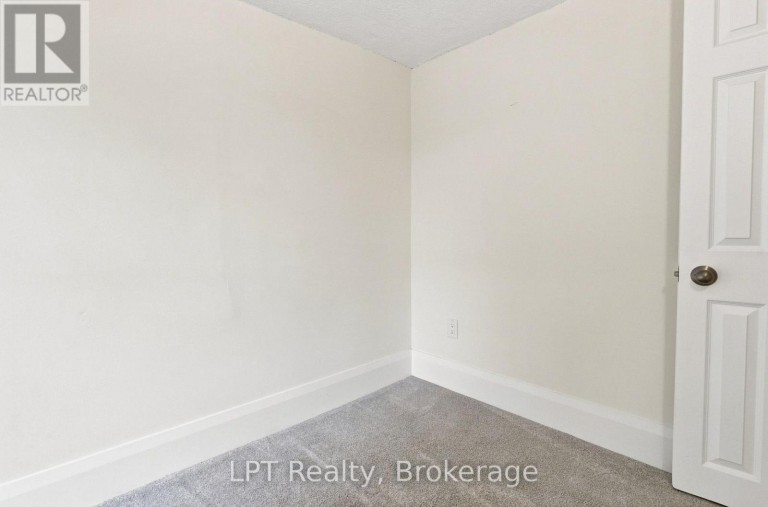 112 OLIVE AVENUE, Oshawa (Central), Ontario, L1H2P2