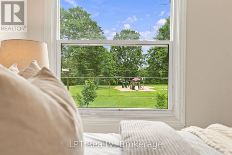 112 OLIVE AVENUE, Oshawa (Central), Ontario, L1H2P2