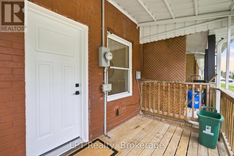112 OLIVE AVENUE, Oshawa (Central), Ontario, L1H2P2