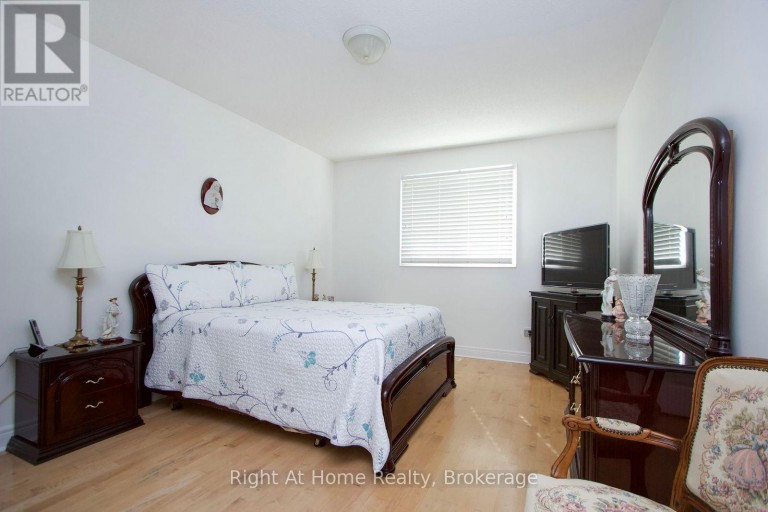 2096 STORNOWAY STREET, Oshawa (Kedron), Ontario, L1L1C3