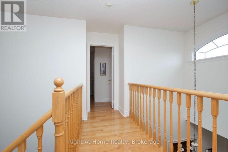 2096 STORNOWAY STREET, Oshawa (Kedron), Ontario, L1L1C3