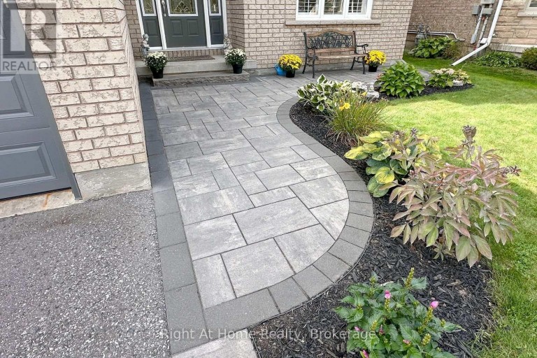 2096 STORNOWAY STREET, Oshawa (Kedron), Ontario, L1L1C3